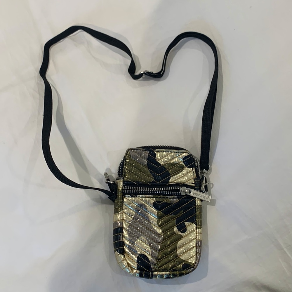 CAMO POCKET BAG WITH ADJUSTABLE BLACK STRAP —BRAND: iscream